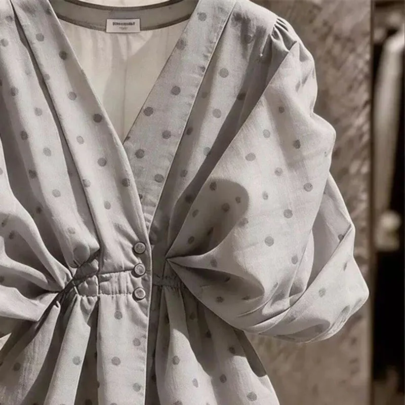 New 2026 Summer Grey Polka Dot Shirt French Style Bubble Sleeve Design Beautiful Blouse Fashionable Temperament Top Female 3