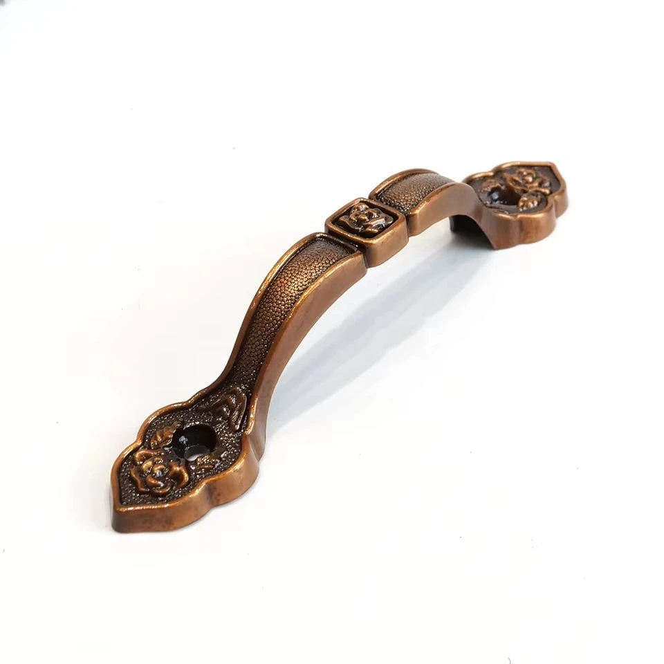 

Производитель Европейский шкаф Классическая ручка ящика Антикварная изогнутая C-образная мебель Комод Ручки шкафа Кухонная ручка