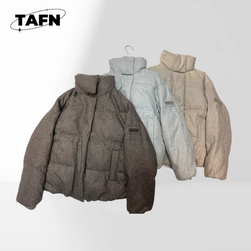 

Outdoor Friendly Women's Puffer Vest for Every Season Insulated Winter Vest Jacket for Active Women AJ1833