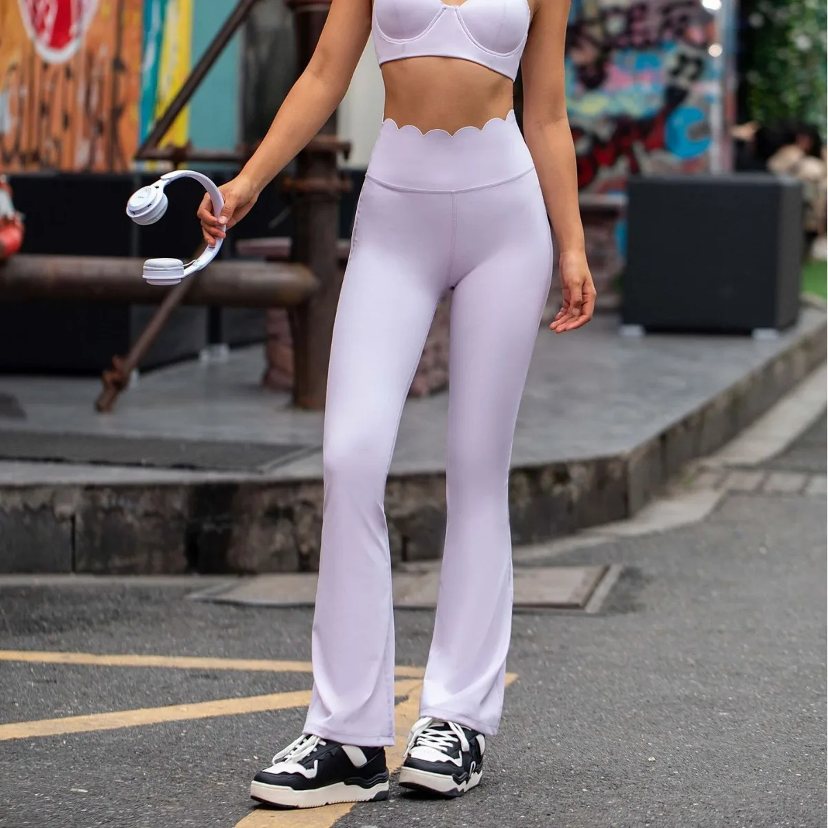Naked Feeling Sports Yoga Flared Pants Women 2025 New Gym Leggings High Waist Hip Lift Workout Leggings Oddychające spodnie fitness