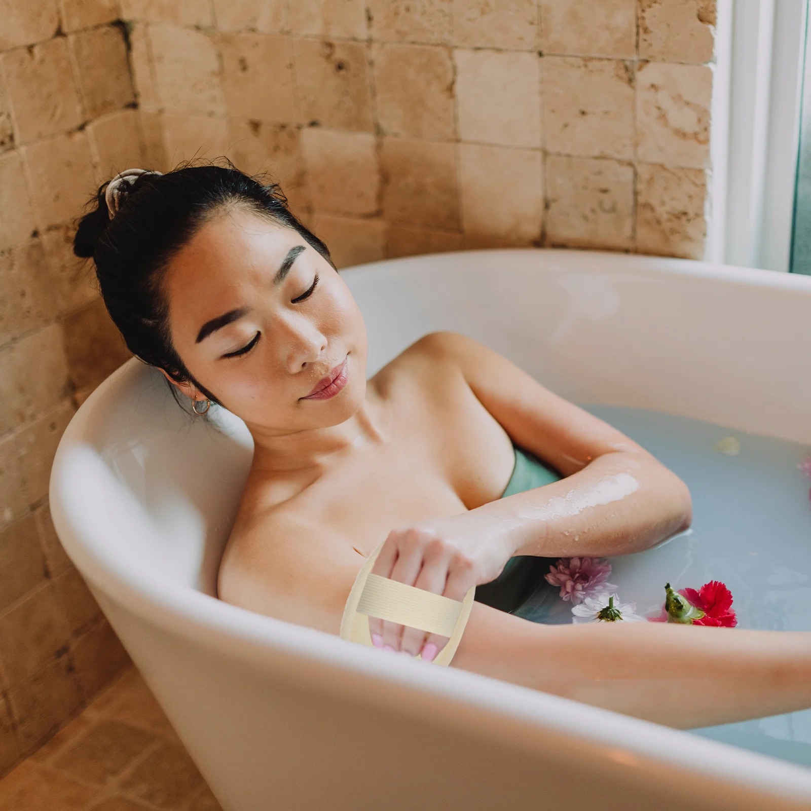 

6pcs Exfoliating Loofah Pads Body Scrubber With Lanyard Natural Skin Cleansing Sponge For Shower Bath Makeup Removing Face Wash