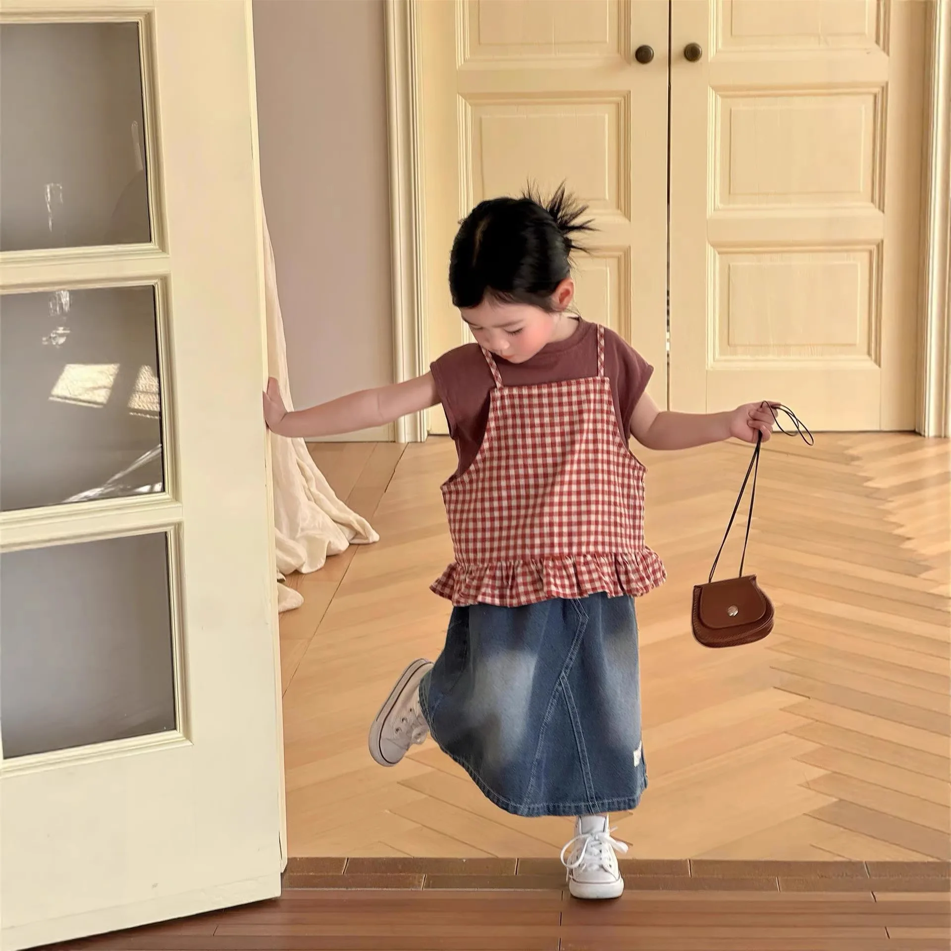 

Girls Top 2026 Spring/Summer New Korean Edition Coffee Bottom Coat Red Grid Ruffle Edge Strap Two Piece Set Casual Fashion Daily