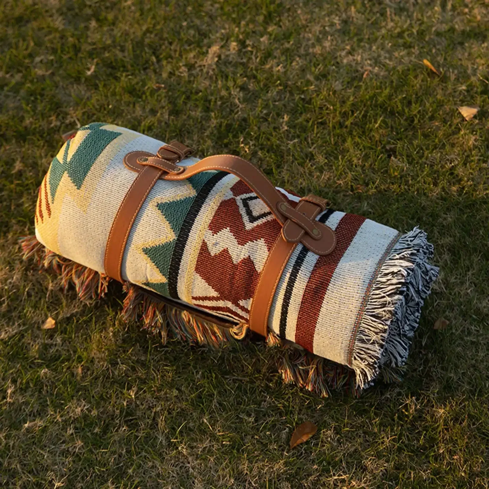 

Waterproof Picnic Mat With Adjustable Pu Leather Carrying Strap Belt With Handle Polyester Picnic Camping & Outdoor Accessories