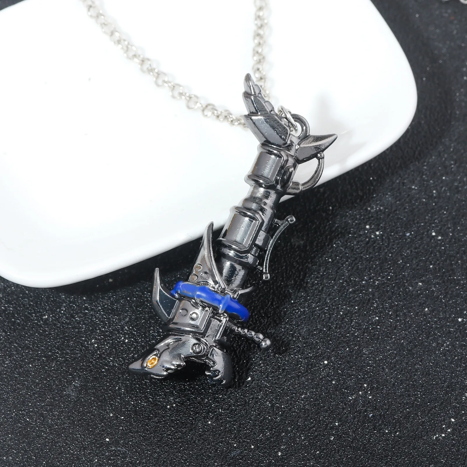 لعبة جامعة الأساطير المفاتيح لعبة شخصية Jinx مدفع سلاح نموذج قلادة كيرينغ للنساء الرجال على ظهره هدايا سحرية #4