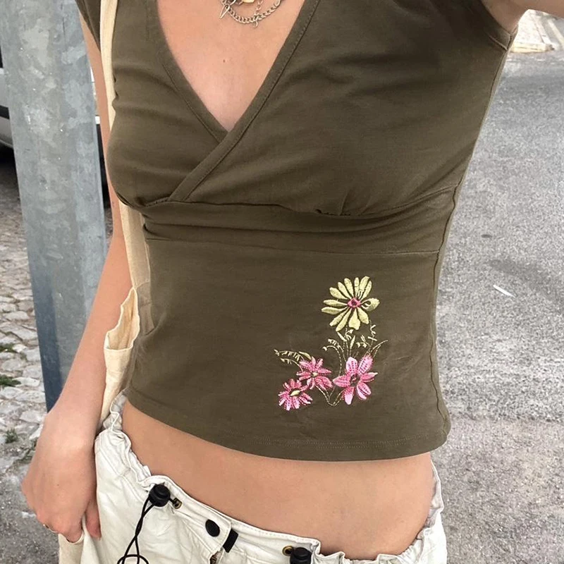 SUCHCUTE Retro Geen Floral Embroidery V Neck Cap Sleeve Tops Y2k Women's Slim T-shirt Chic Streetwear Slim Top Summer Clothes