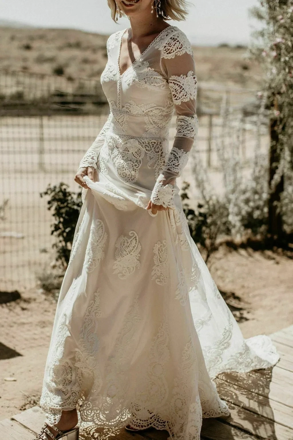 Vestido de casamento boêmio com mangas compridas, Linha A, Decote em V, Tule, Renda, Vestidos Boho