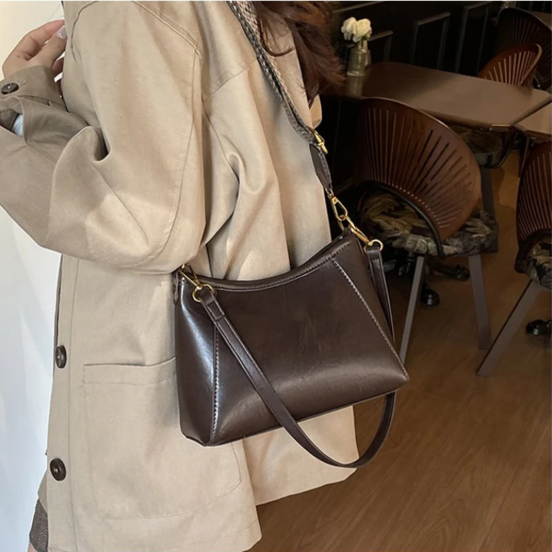 

High-End Women's Elegant Vintage Leather Shoulder Bag Paris Fashionable Casual Simple Ladies Crossbody Messenger Bag