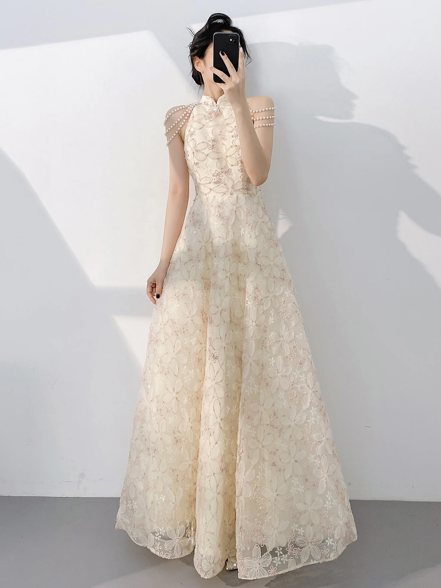 

Вечернее платье цвета шампань для женщин, новинка 2025 года, класса люкс, для банкетов, элегантное, с бахромой, для ведущих, с завязками на шее