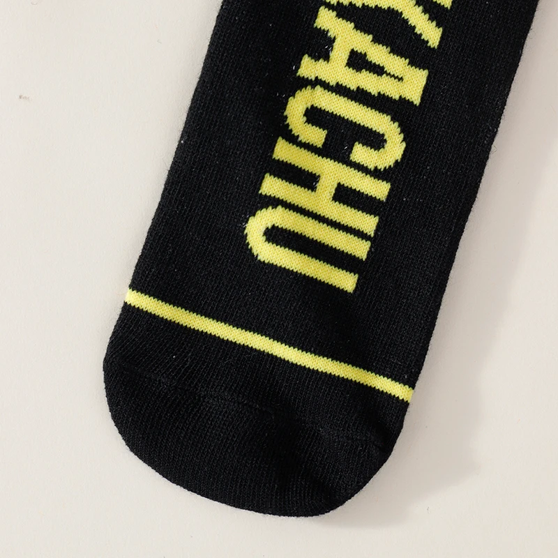 6 Paar modische Cartoon-Anime-Socken für Damen von Poké Mon. Vielseitige, süße und niedliche Pikachu-Socken mit langen Röhren und Buchstaben