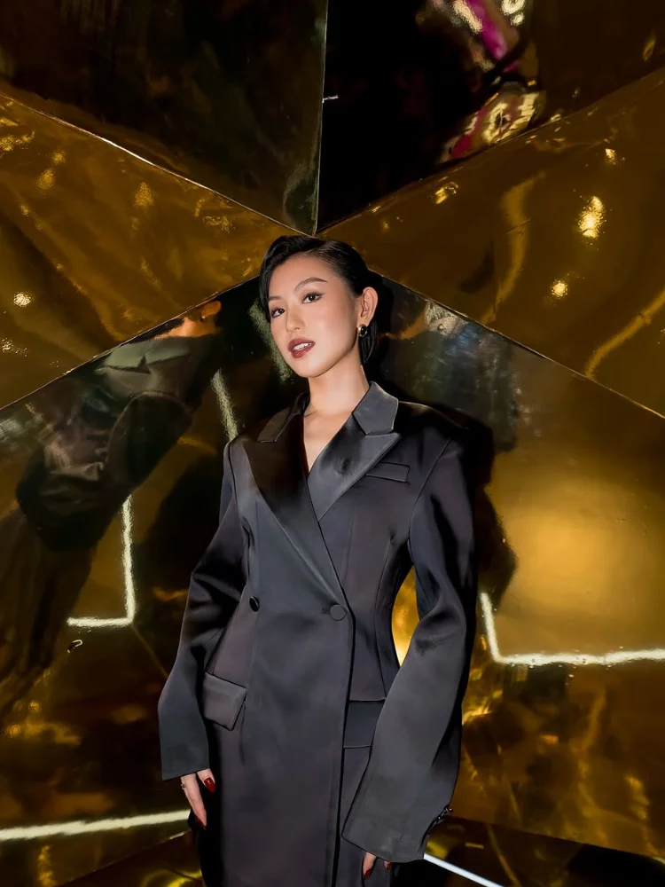 

Women Fashion Satin Lapel Blazer Coat Solid Black Full Sleeve V-neck Waist Cinching Button Coats 2026 Lady Daily Commute Outwear