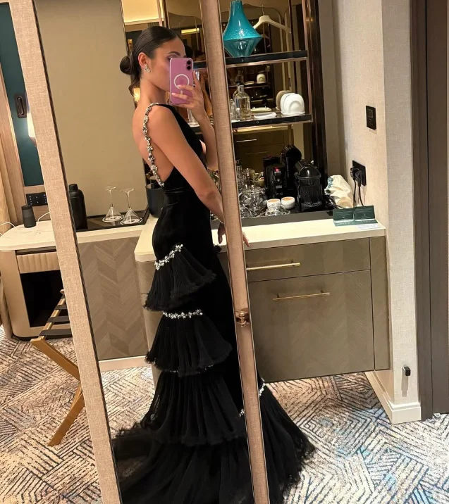 تخصيص جودة عالية طول الأرض بلا أكمام المتدرج عارية الذراعين مطرز رقيقة الحمالات فستان رسمي المرأة فستان كوكتيل أنيق