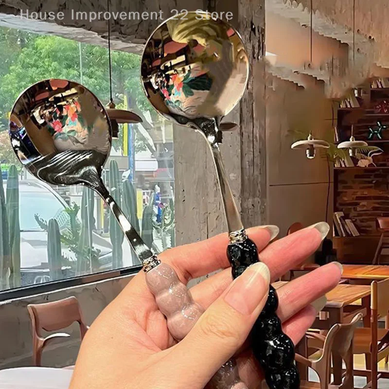 Cucchiaino rotondo in acciaio inossidabile Rete rossa dorata per cena Manico lungo Cucchiai da dessert per agitazione per accessori da cucina Gadget