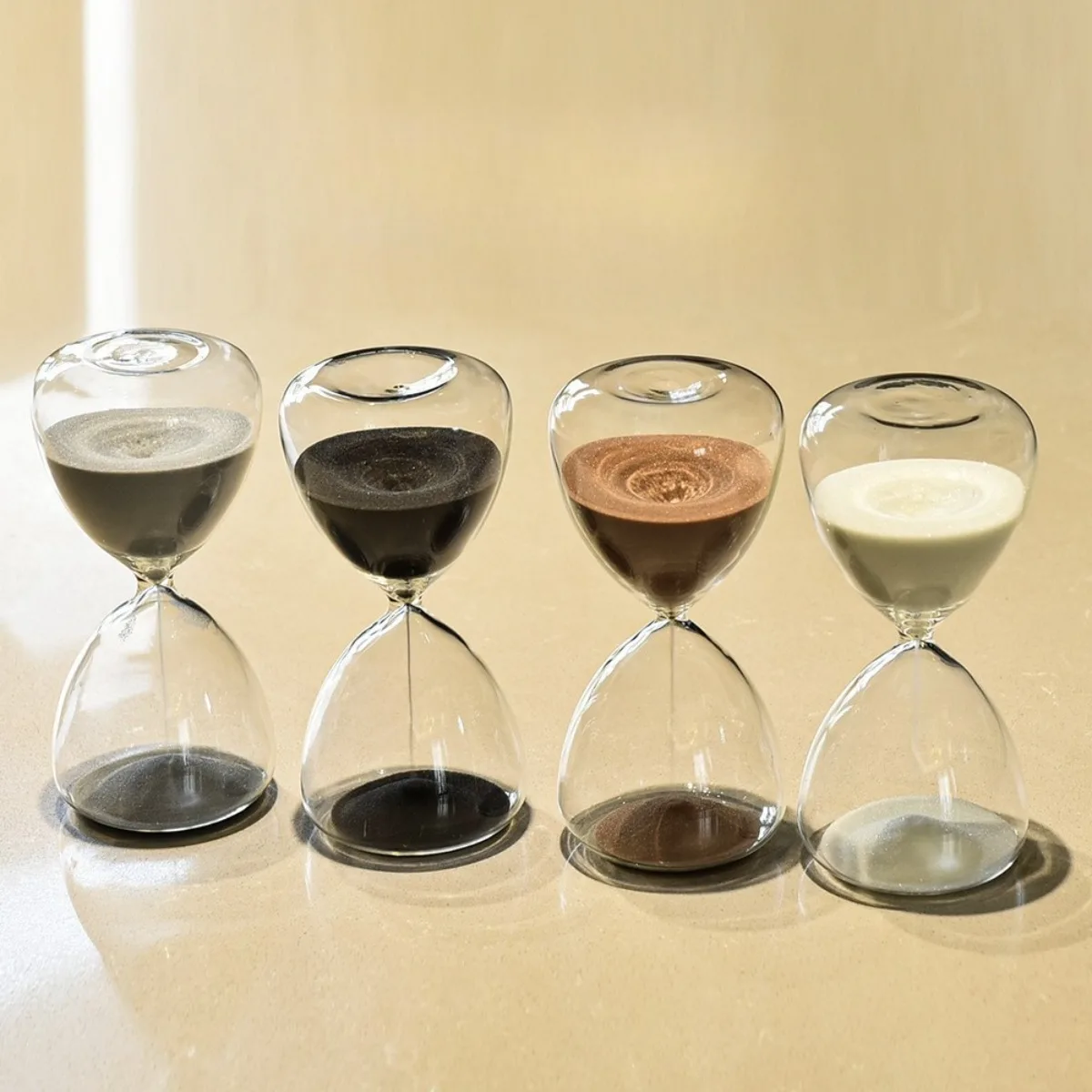 

Hourglass Sand Timer 15 Minutes Glass Decor Aesthetic Desk Timer Modern Home Decoration Productivity Study Tool Gift