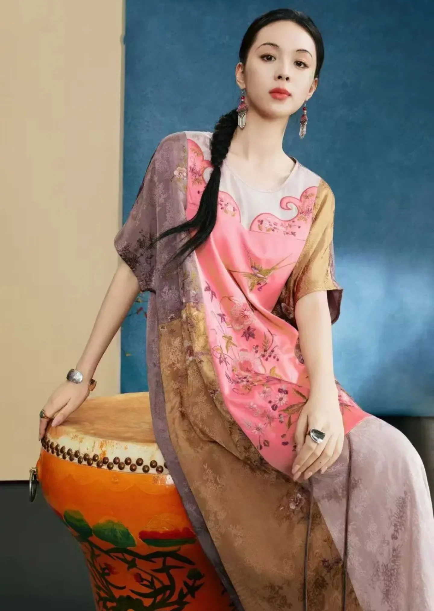 فستان رداء أصلي فاخر أرجواني رايون + رامي مرقع برقبة دائرية فستان صيفي نسائي مطرز على الطراز الصيني ملابس نسائية