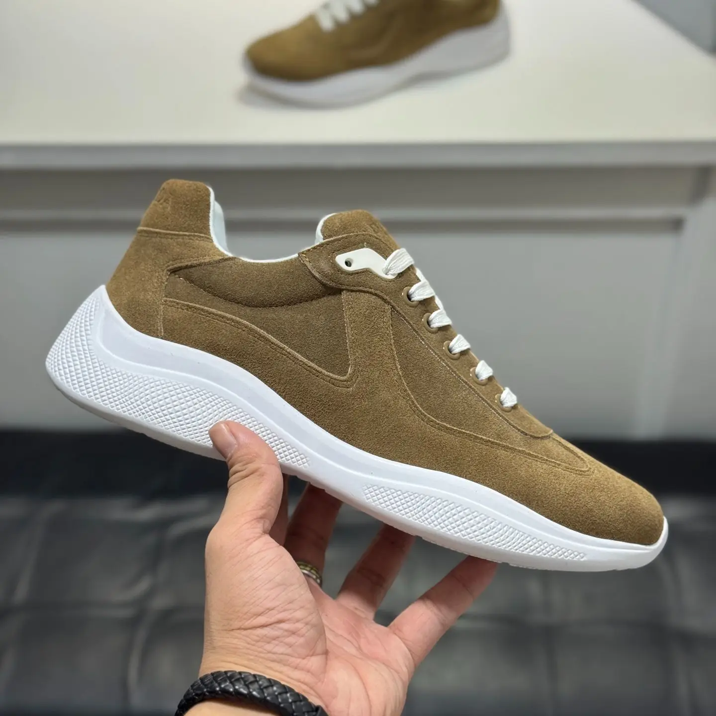 

2025 European Fashion Suede Casual Sports Shoes Men Durable Thick Sole Comfortable Trendy Running Shoes
