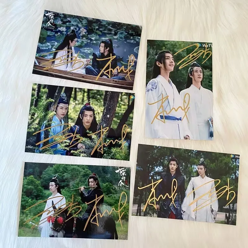 

Photos signed by "Xiao Zhan and Wang Yibo", fashionable souvenirs, graduation gifts, and signatures of "Xiao Zhan and Wang Yibo"