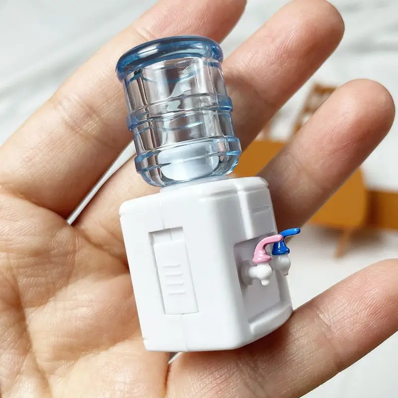

Dollhouse Mini Water Dispenser, Miniature Scene Model, Shooting Props, Desktop Ornaments, Micro Ornaments, Children Gifts, 1: 12