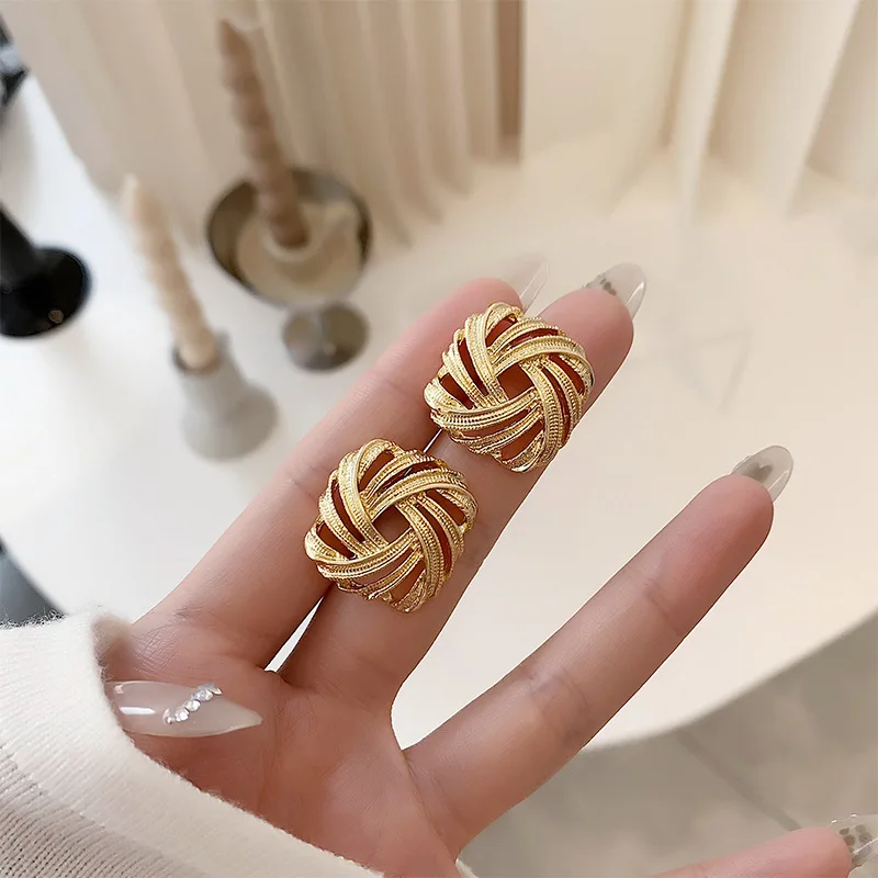 Metal Geometry Earrings No Hole Ear Clips Gold Color Stripe Clip Earring Without Piercing Minimalist Earrings Jewelry CEk730