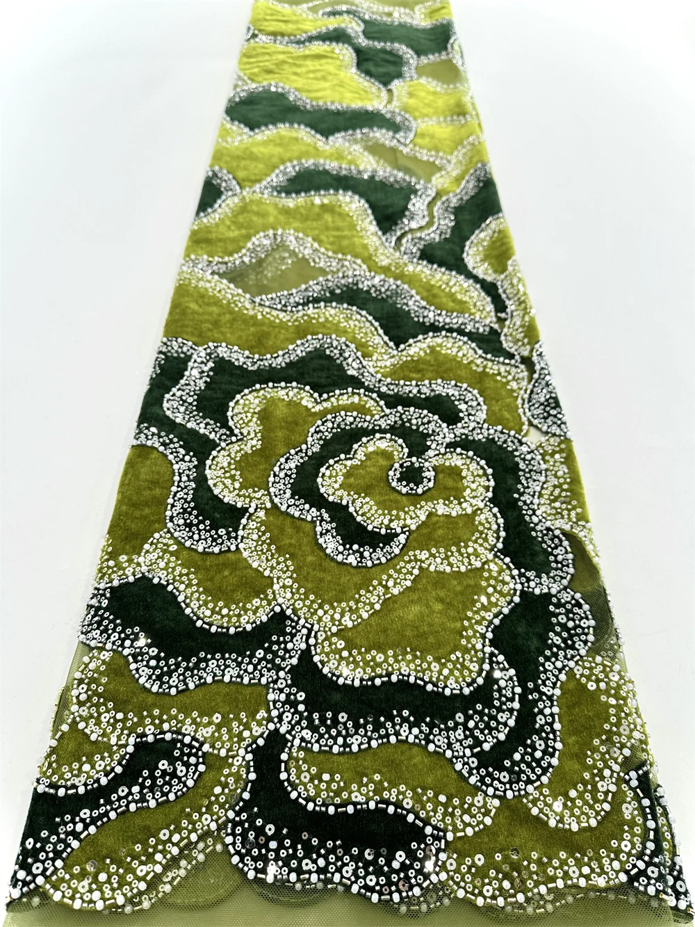 

Green Velvet Lace Fabric 5 Yards High Quality 2025 Beaded Lace Fabric Fashion Sequins African Laces Fabrics For Women Wedding