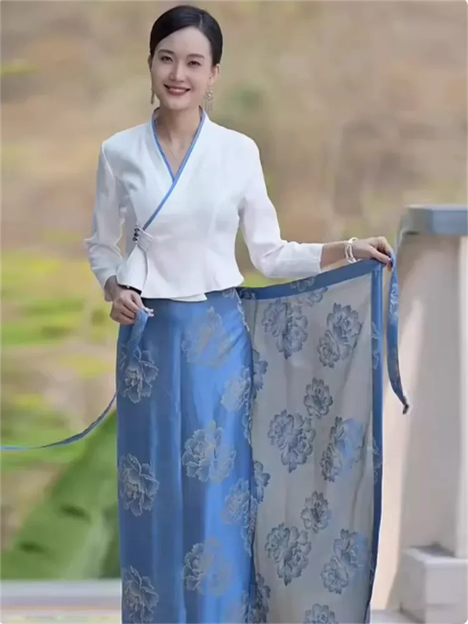 Spring Xishuangbanna Dai ethnic clothing high-end ethnic style white top floral skirt two-piece set