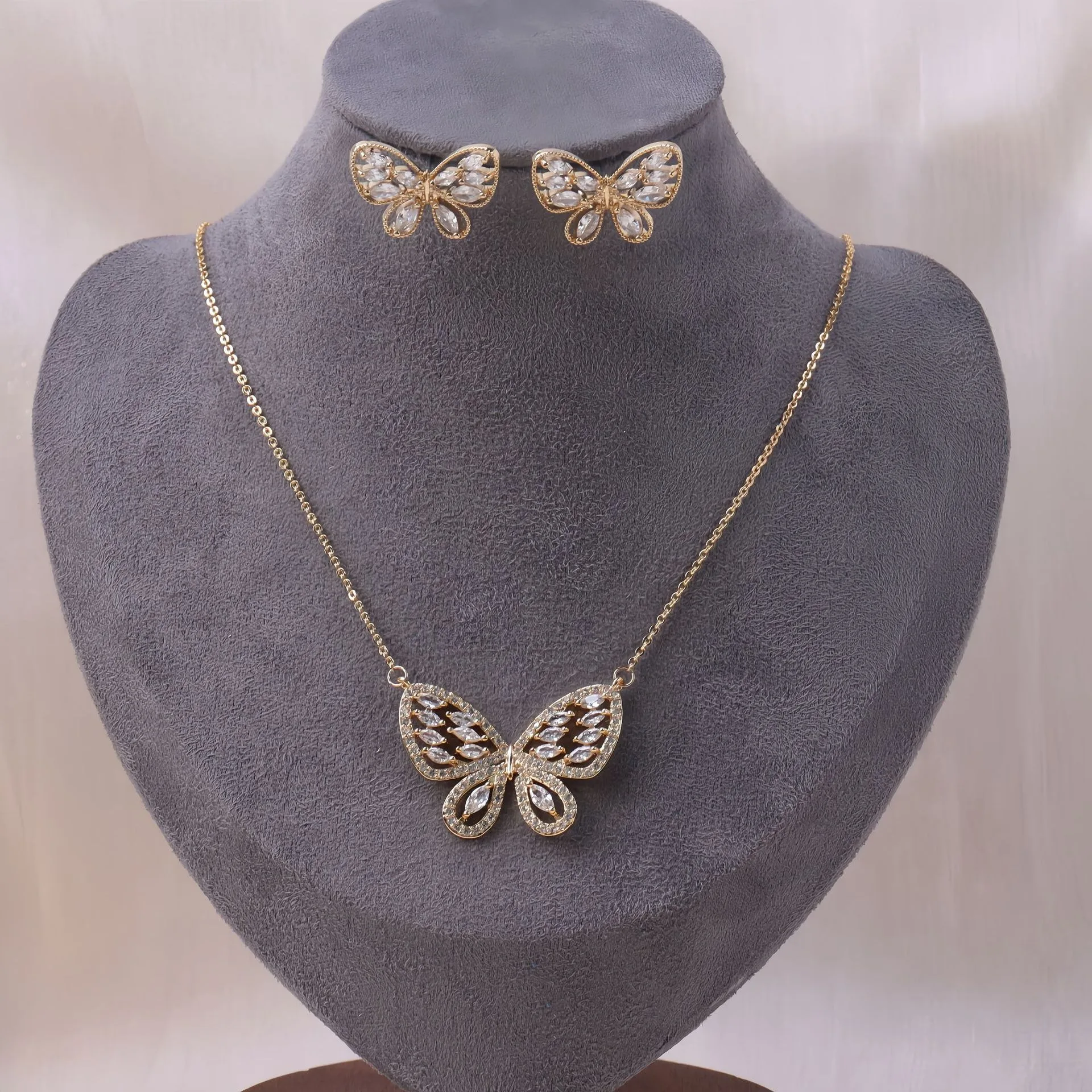 conjunto-de-joyeria-de-moda-con-colgante-de-mariposa-y-circonita-cubica-collar-y-aretes-para-mujer-joyeria-nupcial-de-dubai