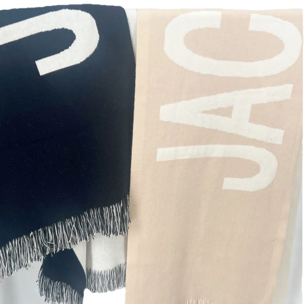 حروف جاكار كلاسيكية لخريف وشتاء JAscarf مع هامش مزدوج كشال، لون أسود ومشمش، علامة تجارية راقية، طراز قديم