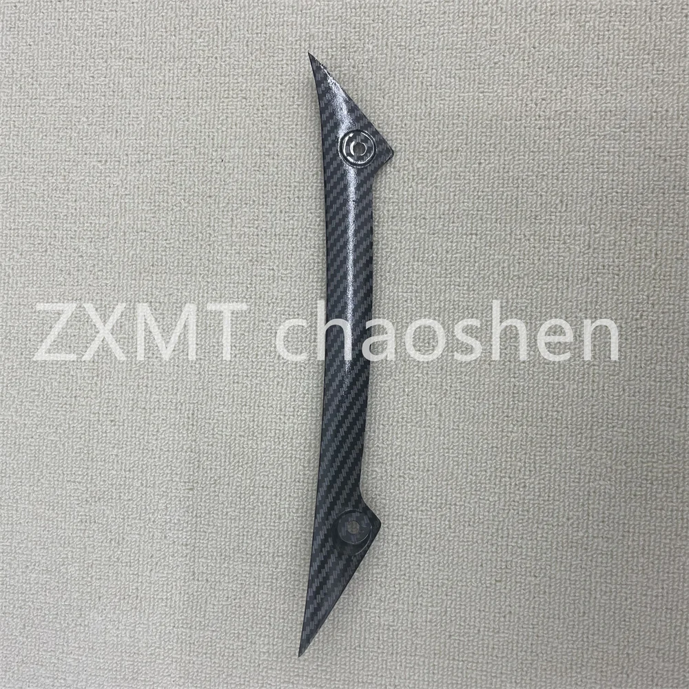 The large carbon fiber paint inner parts of the YZF-R1/R1M motorcycle are suitable for the period from 2015 to 2019.