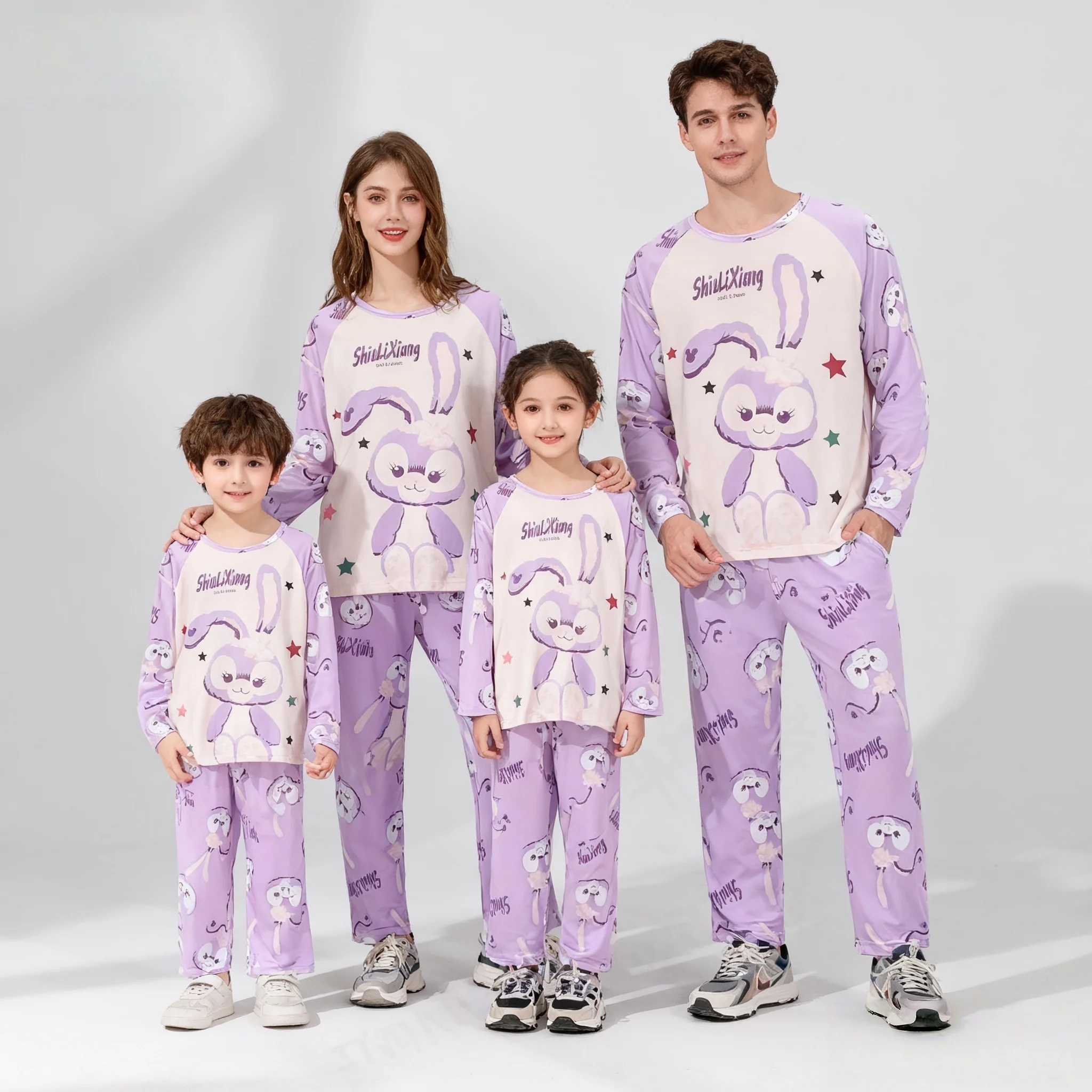 

Spring and Autumn Disney Series Mi Lao Xing Dai Lu and Other Oversized Long Sleeved Sets for Men and Women Parent-child Gifts