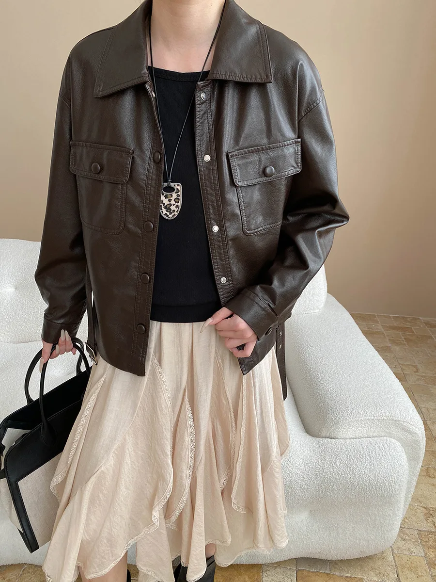 Kurtka robocza z odpinanym paskiem, kieszeniami, casualowa, skórzana.