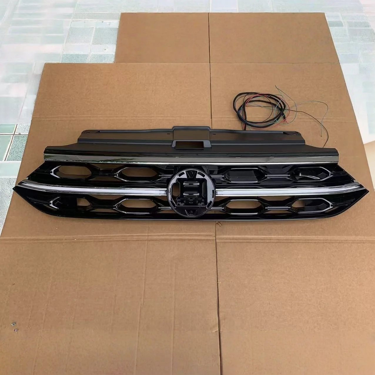 

OEM For VW T-roc 2023- grille with daytime running light 2GD853653C 2GD853037