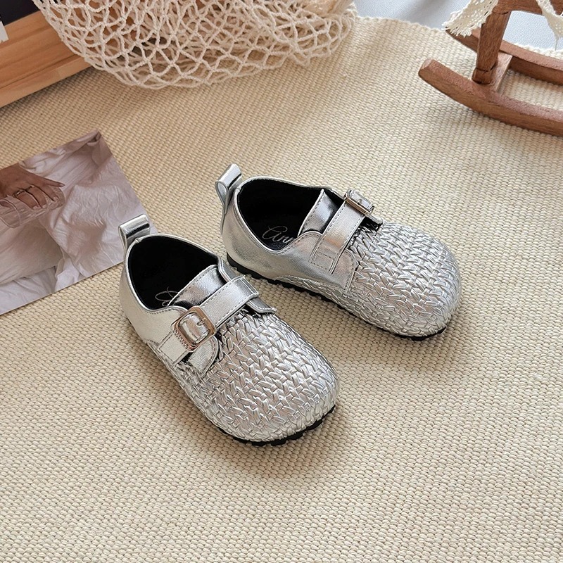 

2025 Spring and Autumn New Children's Shoes Korean Edition Girls' Fashion Versatile Buckle Velcro Design Flat Bottom