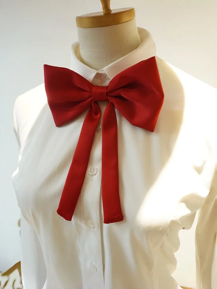 

Red Satin Large Bow Hair Clip, Gentle and Atmospheric Hair Accessory, Suitable for Weddings / Daily Use / Dates