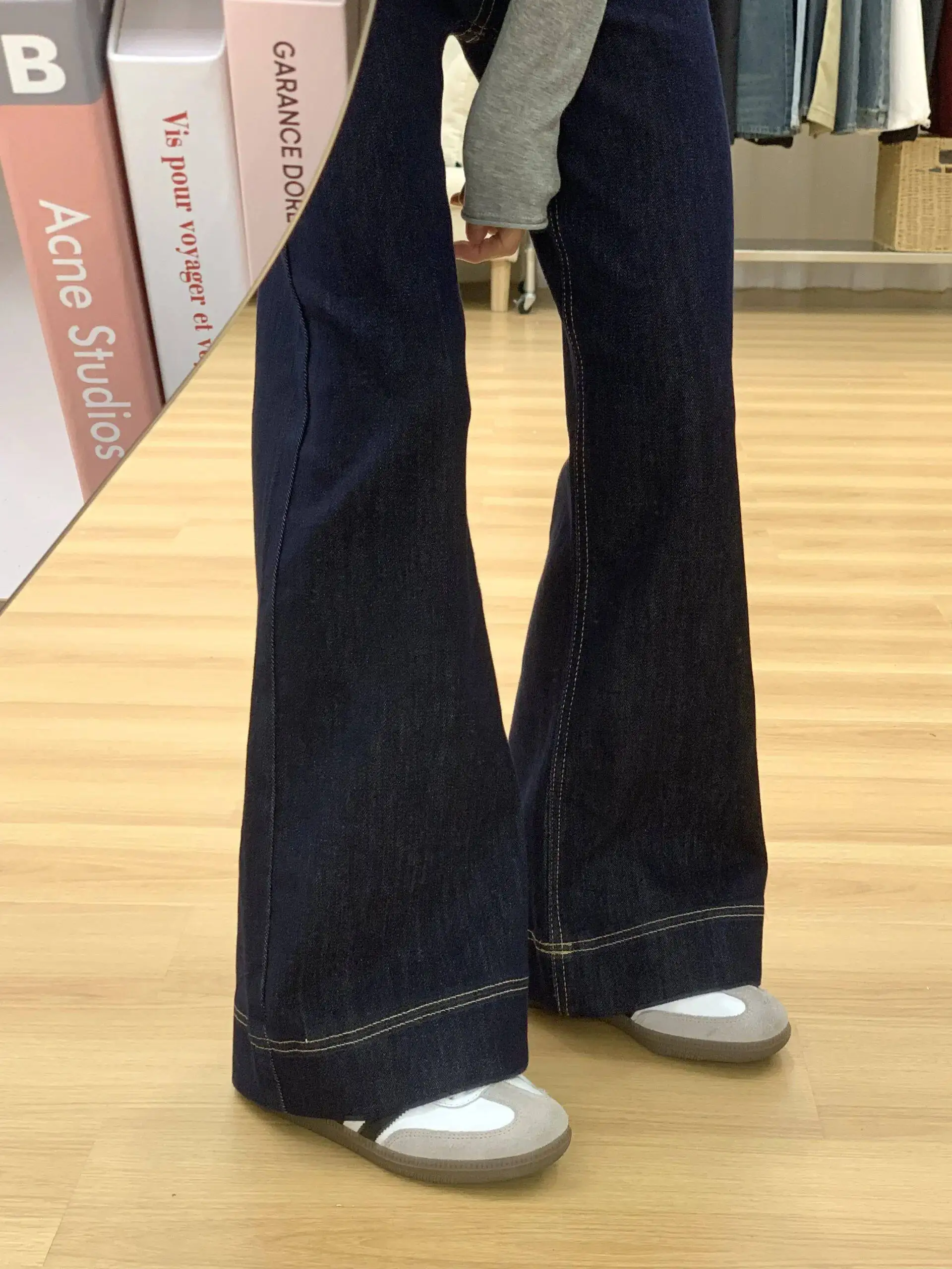 

Deep Blue Wide Leg Straight Cut Jeans Women's Early Spring Micro Flare Pear Shape Slimming Loose Fit Jeans Commute Style