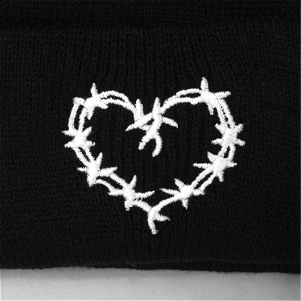 Acrylic Embroidery Thorns Composed of Hearts Various Love Patterns Unisex Outdoor Keepwarm Beanies Skull Hats Men Women Cap W252