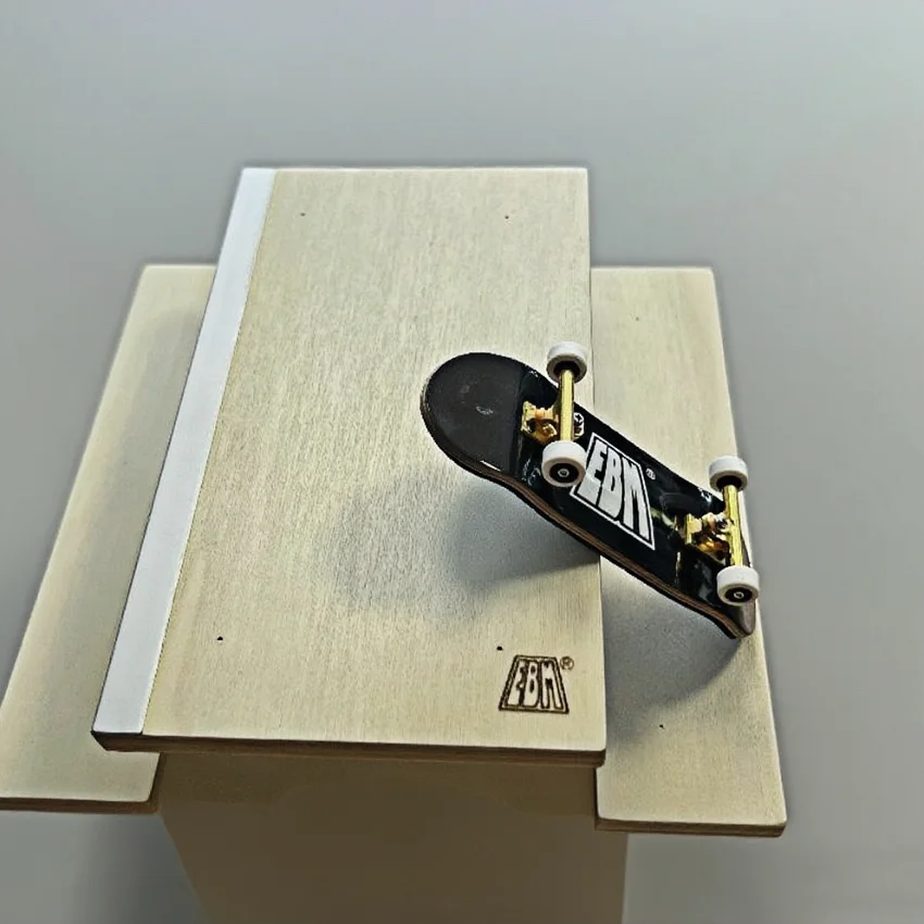 Mini-Finger-Skateboard-Rampe für Tricks, Holz-Esstisch-Stil, Rampe, Geländer, tragbares Tech-Deck-Zubehör für Anfänger und Profis