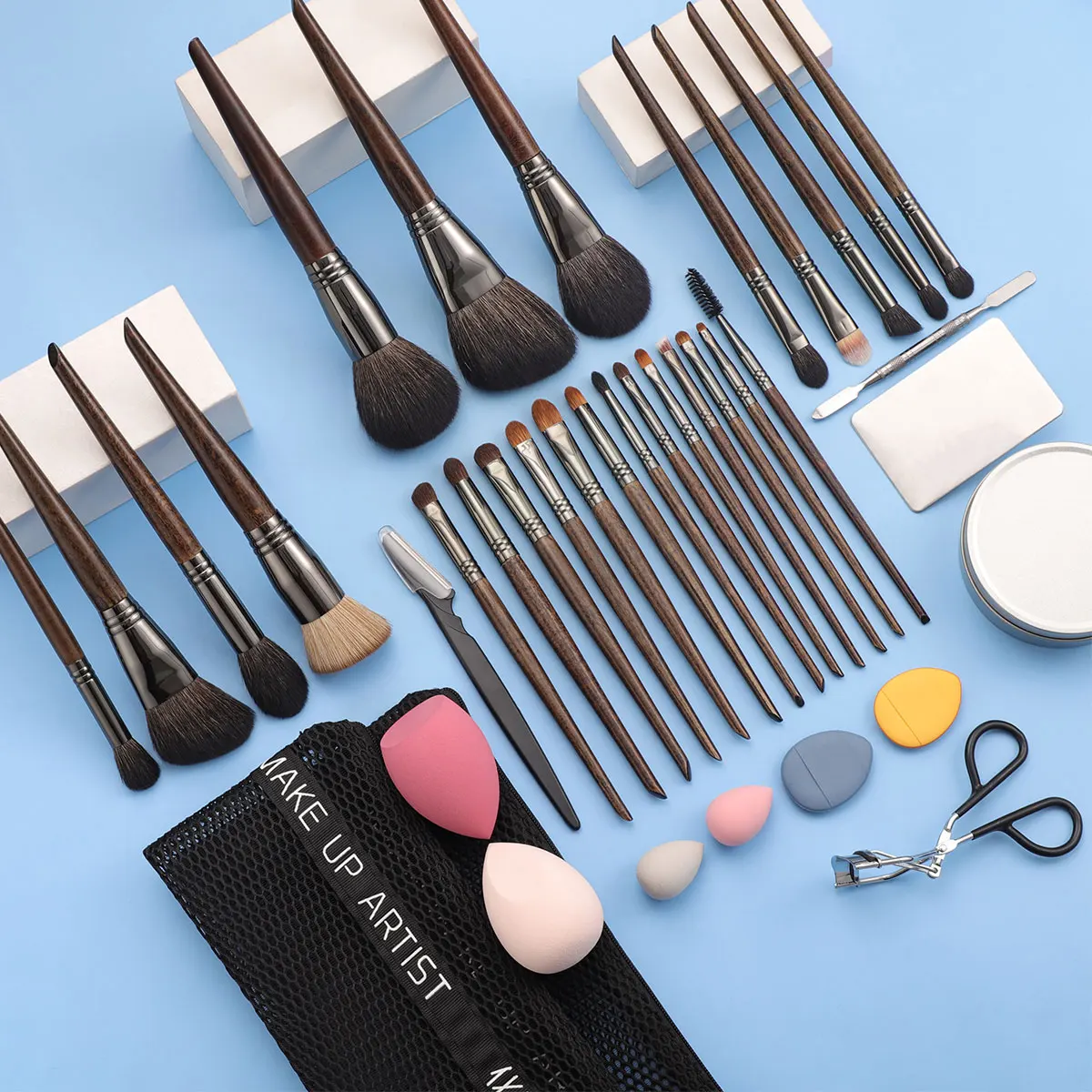 Bethy Beauty  25pcs Eye Shadow  Blusher Eyelashes Eyebrow Lip Concealer Sculpting Powder Foundation Bronzer Beauty  Brush Set