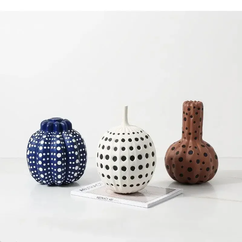 

Polka Dot Pumpkin Resin Artwork Fruits Sculpture Minimalism Fruit Ornaments Desk Decoration Abstract Crafts Statue Modern Decor
