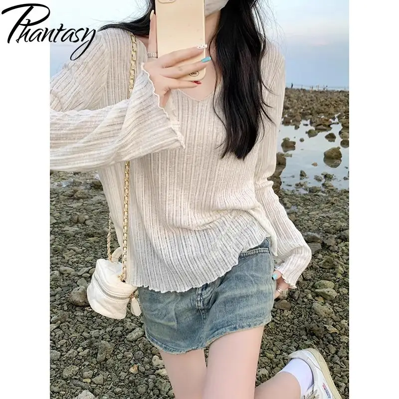 

Phantasy Micro-Transparent V-Neck Ear-Rimmed Loose Sun Protection Blouse Ice Silk Thin Summer Long-Sleeved T-Shirt Lazy Top