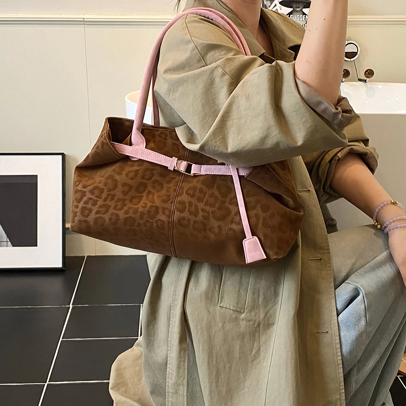 Fashionable Versatile Casual Large-Capacity Shoulder Bag for Women description 45
