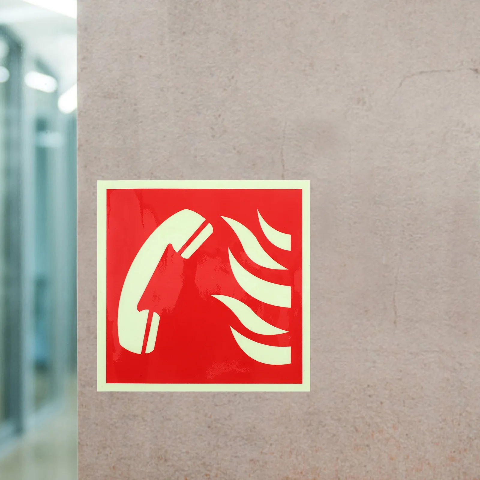 ملصق هاتف طوارئ متين للحريق، ذاتي اللصق مقاوم للماء ومقاوم للتمزق لأنفاق المصعد، ومناطق الإشارة المنخفضة