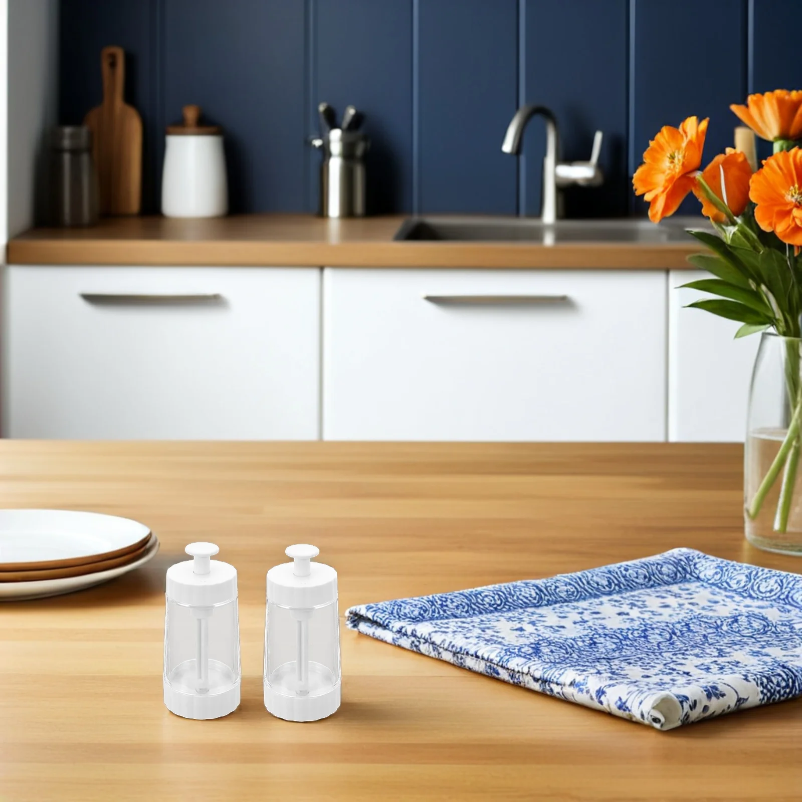 

2pcs Quantitative Seasoning Bottle Measuring Salt Pepper Shaker Transparent 0.5G Spoon Kitchen Spice Dispenser Container Tool