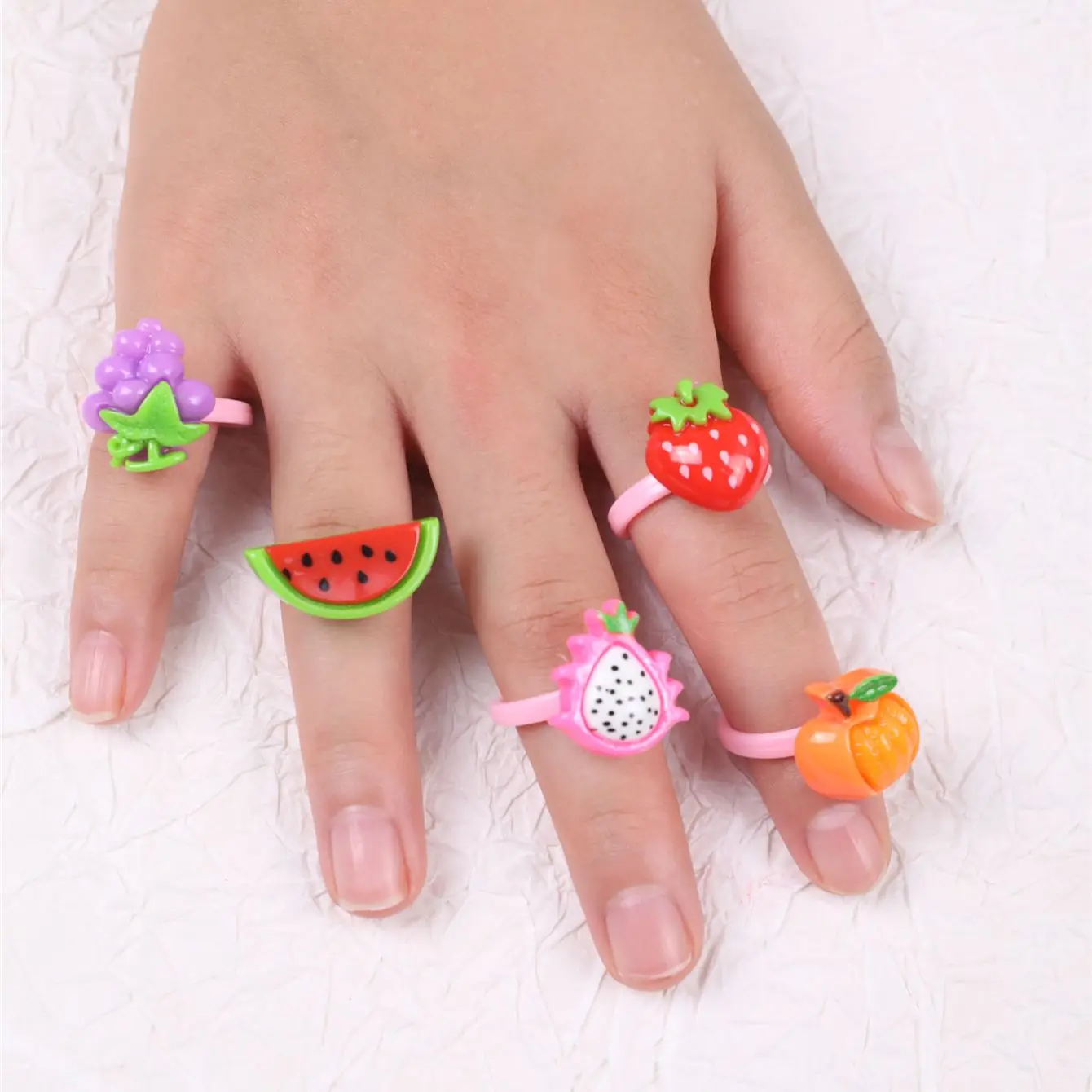 5 simple cartoon cute transparent children\'s rings rabbit shape, cherry shape, candy shape girl fashion happy happy ring