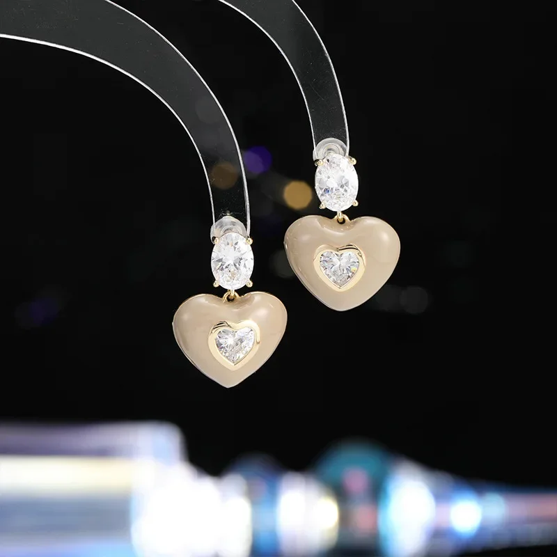 

New retro and simple heart-shaped earrings, wine red heart-shaped stud earrings