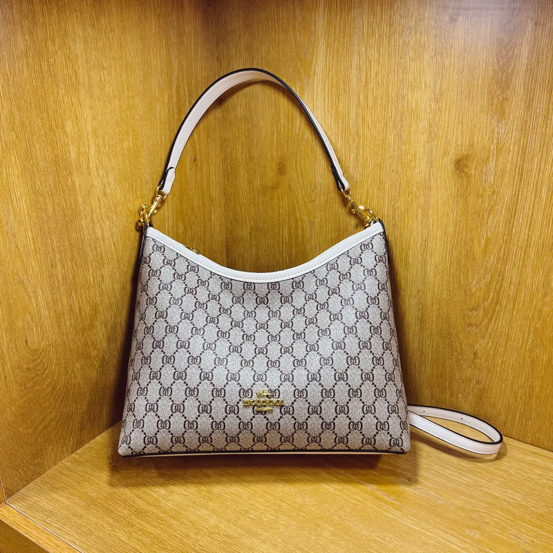 2025 خمر حقيبة تحت الإبط المرأة سعة كبيرة حقيبة كتف ريترو محفظة كروسبودي جلدية عادية ركاب موضة حمل ​