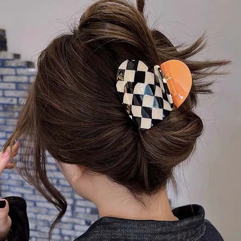 

Elegant Heart Shark Clip Acrylic Korean Style Acetic Acid Hair Claw Contrast Color Hairgrips Plaid Hair Claw Party