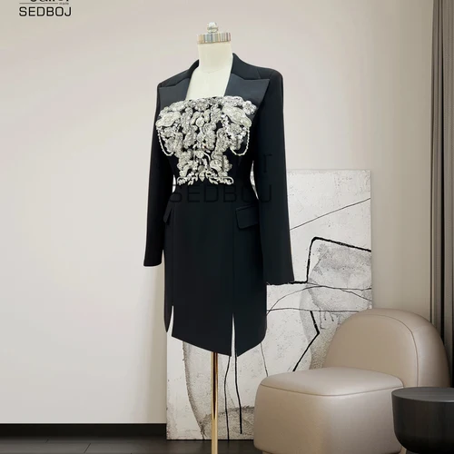 לבוש מסיבה וחופשה