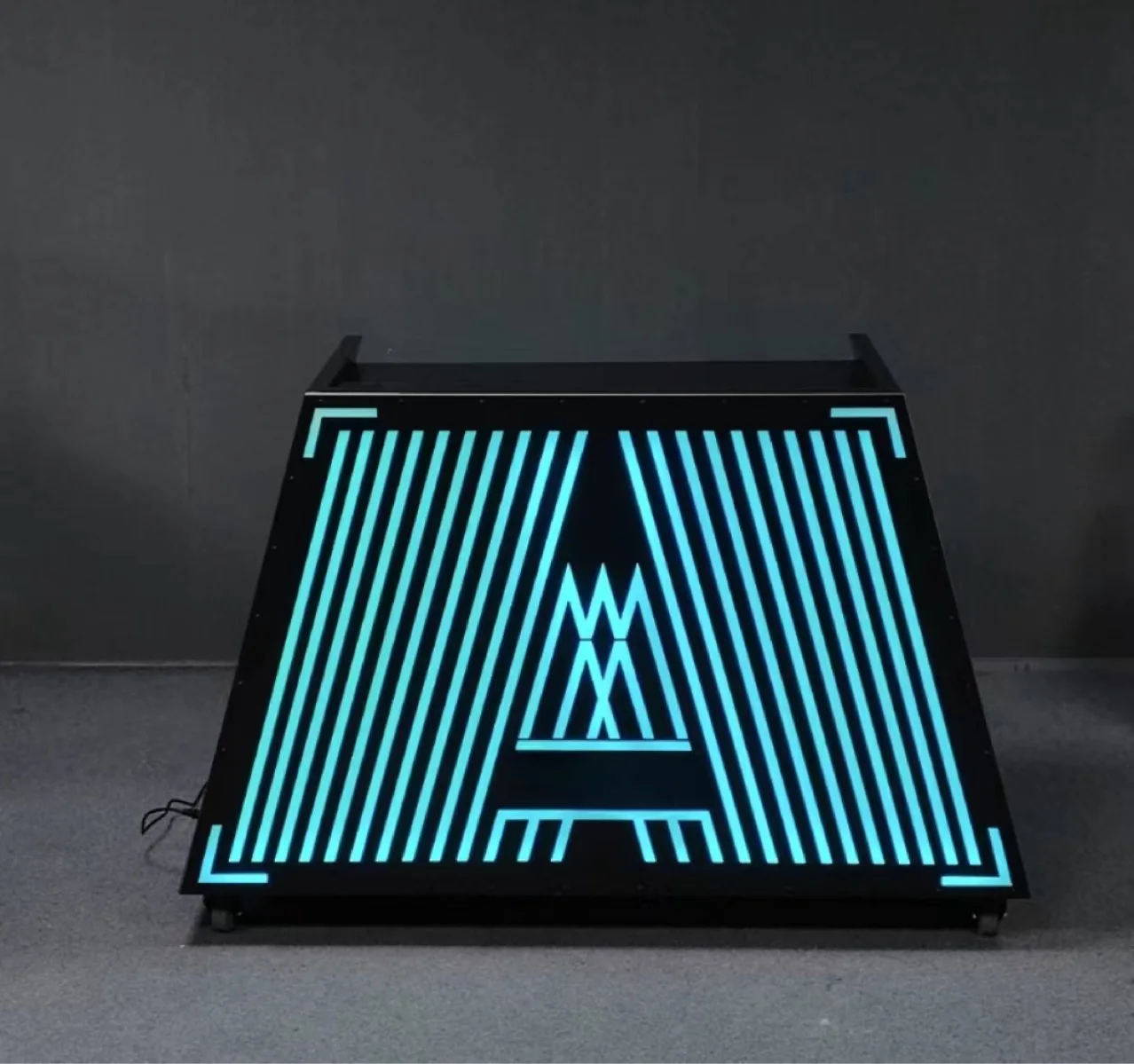 

Электронный аудиобар, диджейская настольная коробка, светящийся проигрыватель дисков, аудиостол, полка, микшер, вечерние КТВ, дисковый стол для ночного клуба