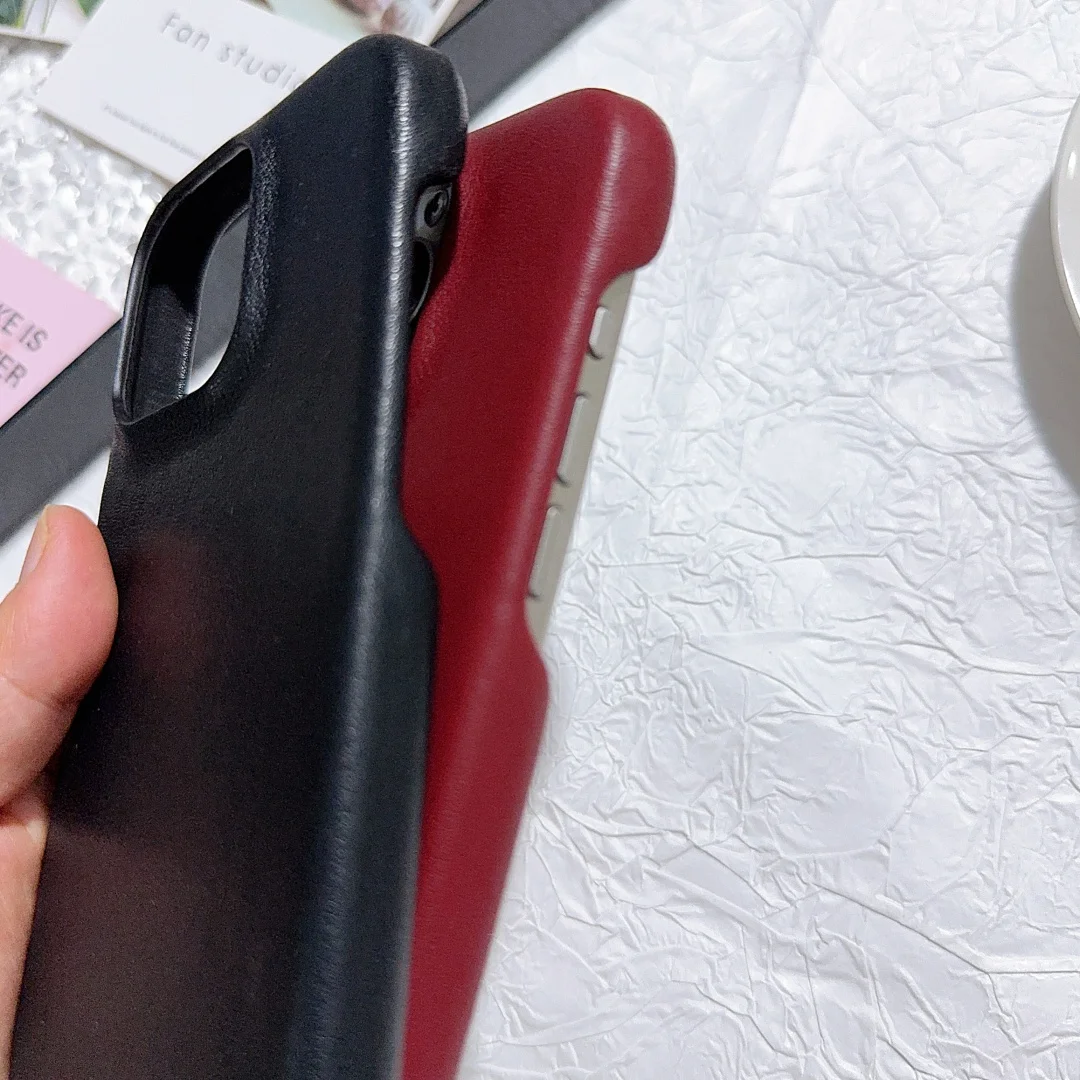 Spersonalizowane etui z imieniem, plecionym łańcuszkiem, kwiatem i twardą skórą PU na iPhone 16 15 14, pokrowiec na telefon 13 12 11 Pro, odporne na wstrząsy etui na tył telefonu Funda — zdjęcie produktu 5