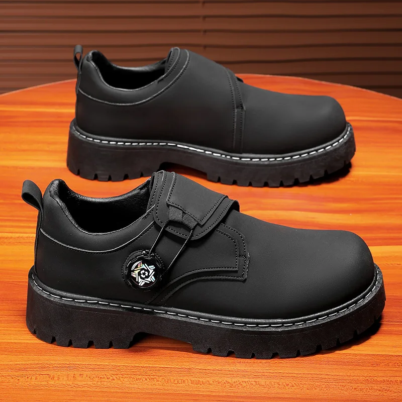 

Новая деловая обувь, кожаные офисные мужские лоферы, повседневные кроссовки на платформе, модные спортивные роскошные дизайнерские летние кроссовки для прогулок на открытом воздухе