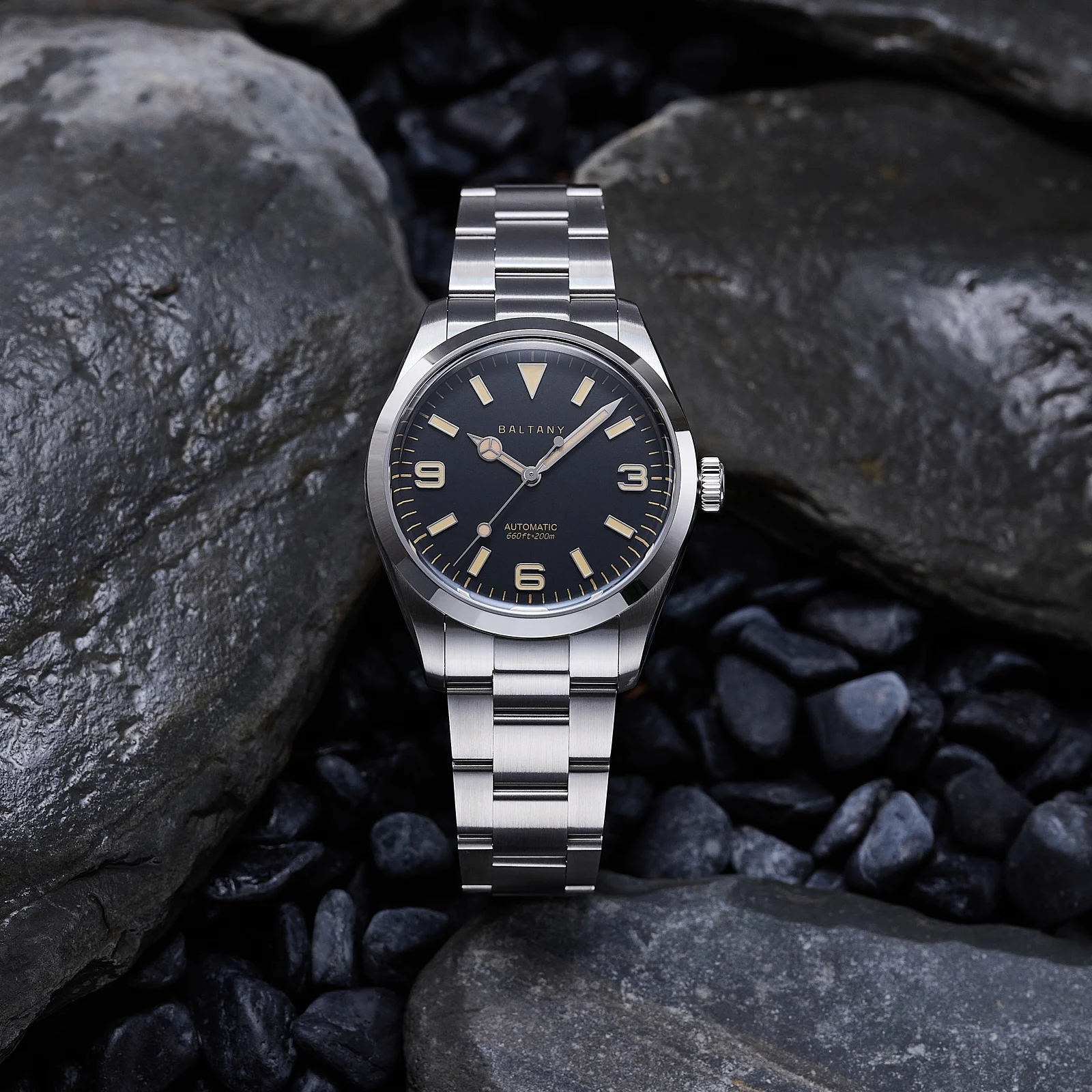 Baltany S4035 39mm Vintage Explorer Watches Homage, Stainless Steel Bracelet 200TAM Enamel Sunburst Dial Auto Man Watch